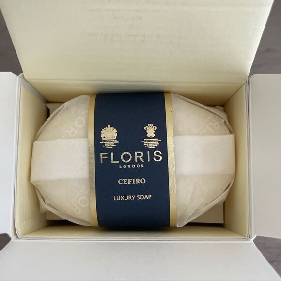 NIB Floris Cefiro Luxury Soap - 3 bars Woody Floral - Picture 1 of 7